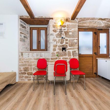 First Vestibul Apartman Split Kültér fotó