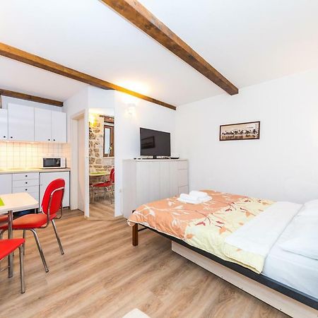 First Vestibul Apartman Split Kültér fotó