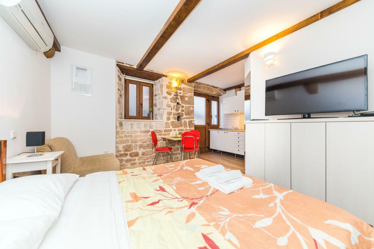 First Vestibul Apartman Split Kültér fotó
