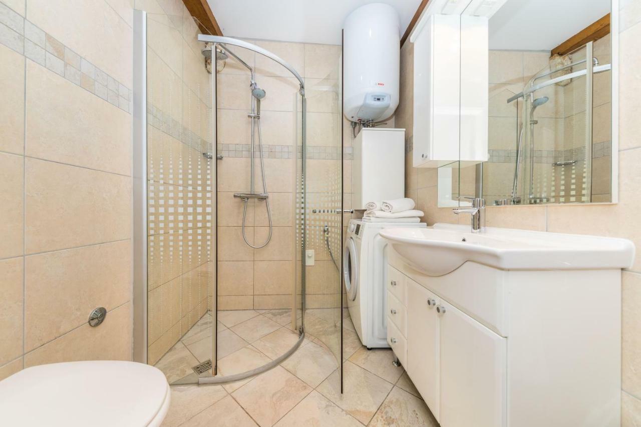 First Vestibul Apartman Split Kültér fotó