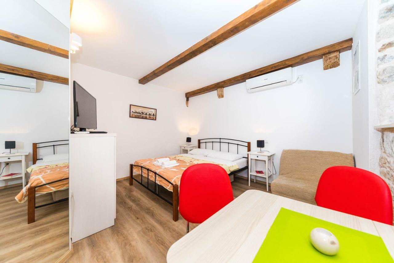 First Vestibul Apartman Split Kültér fotó