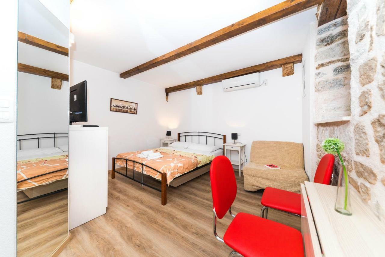 First Vestibul Apartman Split Kültér fotó