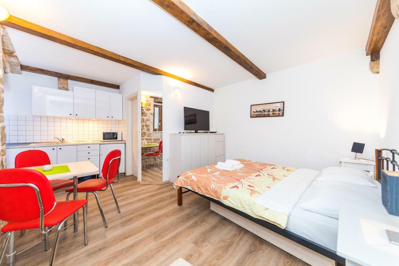 First Vestibul Apartman Split Kültér fotó