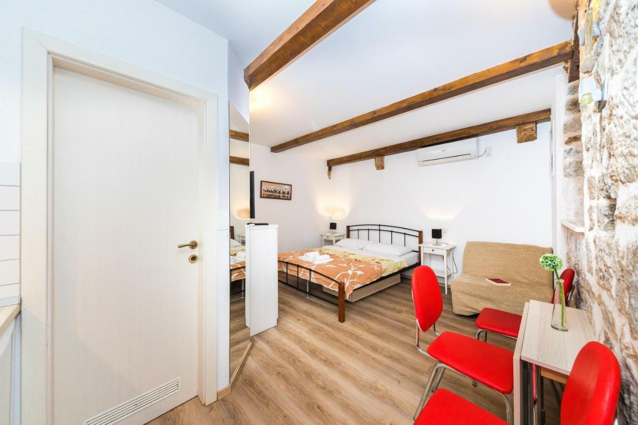 First Vestibul Apartman Split Kültér fotó