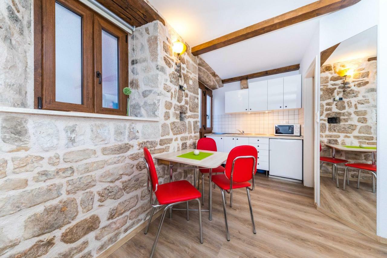 First Vestibul Apartman Split Kültér fotó
